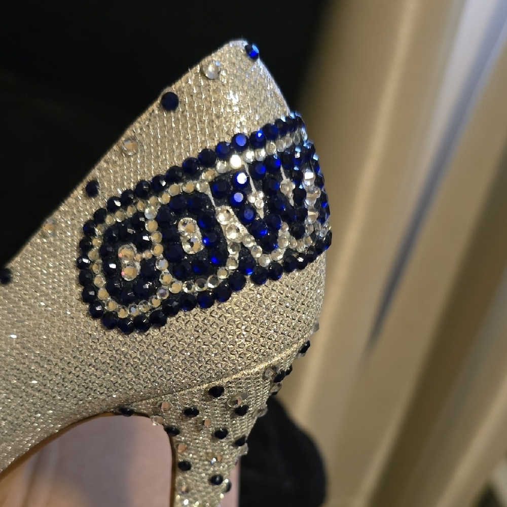 Dream Pairs Silver and Blue Heels - Picture 7 of 12